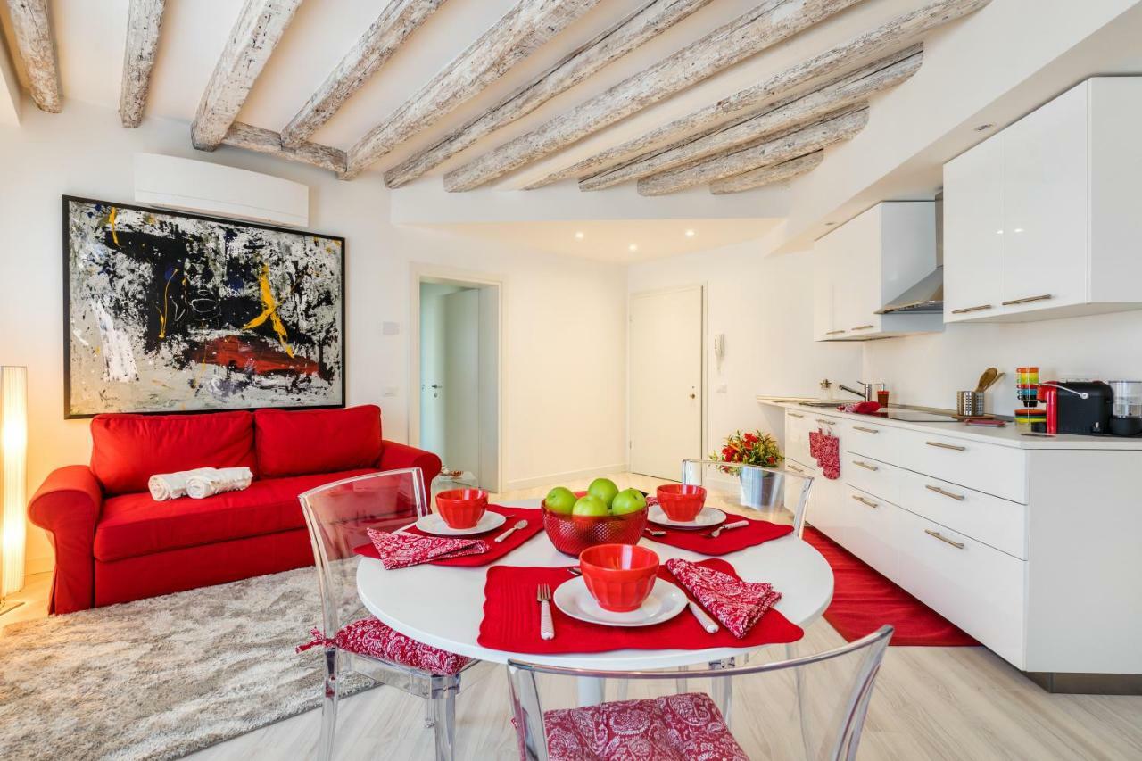 Heaven Biennale, The Elegant Apartament *