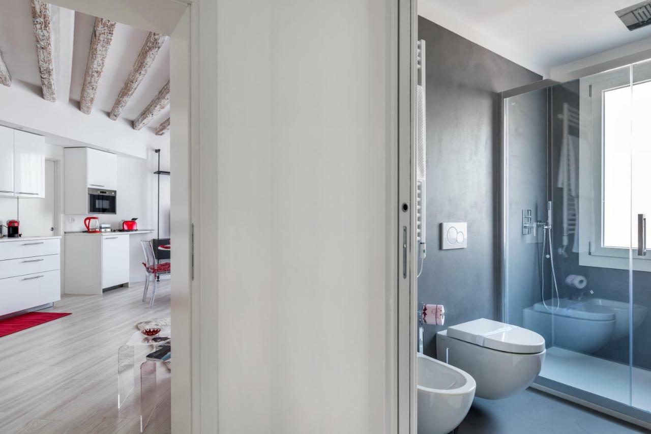 Apartamento Heaven Biennale, The Elegant *